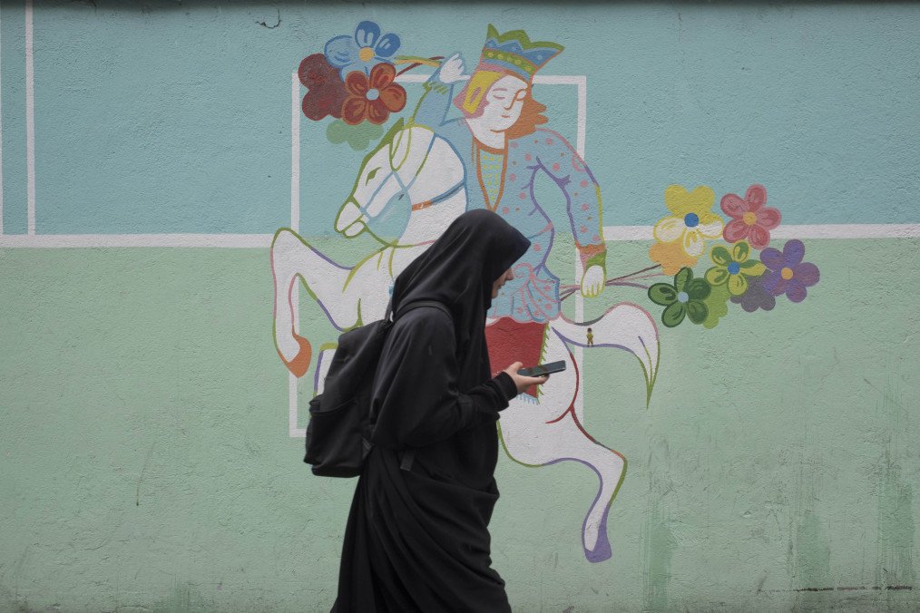 Iran Cuts Global Internet, Moves to Enforce State-Approved Web Only