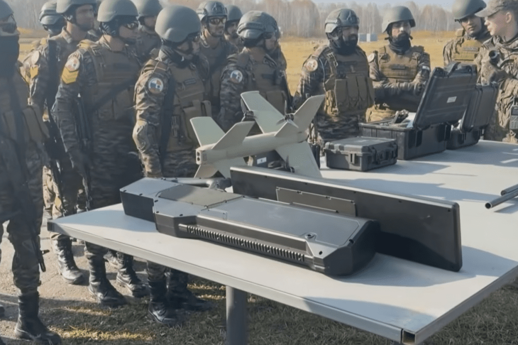 Russian and Indian soldiers during the Indra 2026 military drills.