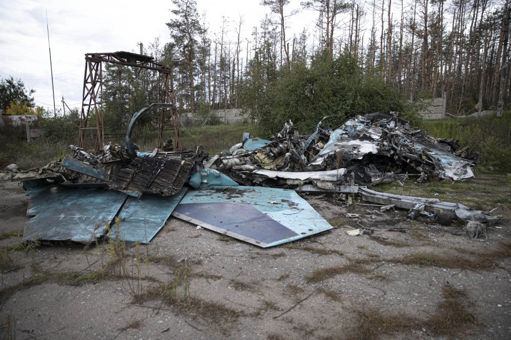 Illustrative image. A view of a destroyed SU-34 fighter jet belonging to Russian forces after they withdrew from the city of Lyman in the Donetsk region, Ukraine, on October 05, 2022. (Source: Getty Images)