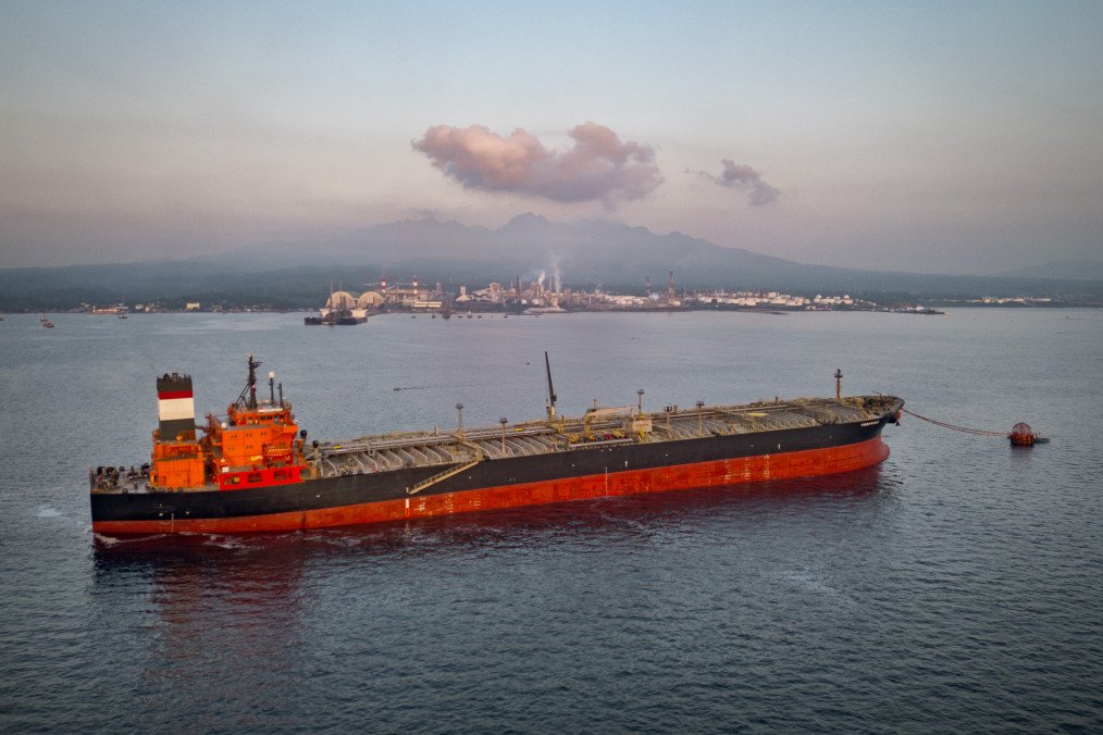 Panamanian-flagged tanker Tiger Wings, carrying Russian crude, is moored near the Petron refinery in Limay, Philippines, on April 1, 2026, as the country turns to alternative oil supplies amid disruptions in the Middle East. (Source: Getty Images)