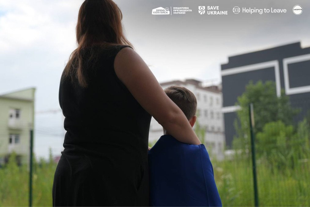 A mother embraces her son after being rescued from Russian-occupied territory under the Bring Kids Back UA initiative. (Source: Andriy Yermak)