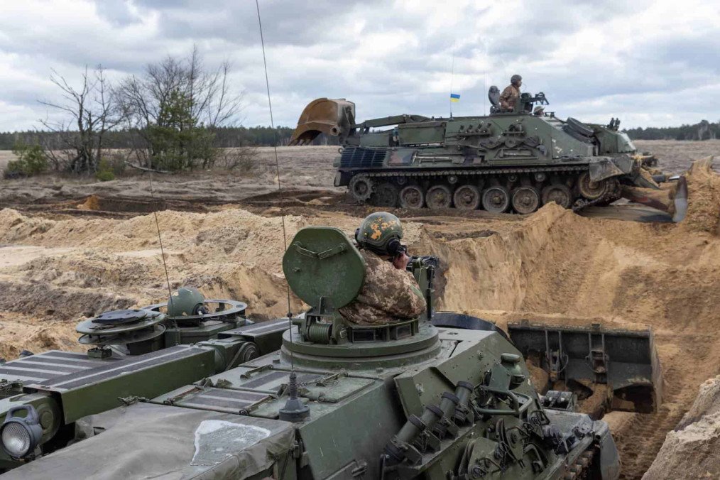 NM189 Ingeniorpanservogn engineering vehicles of the Ukrainian Army during training in Poland, April 2023. (Source: Norwegian Ministry of Defense)
