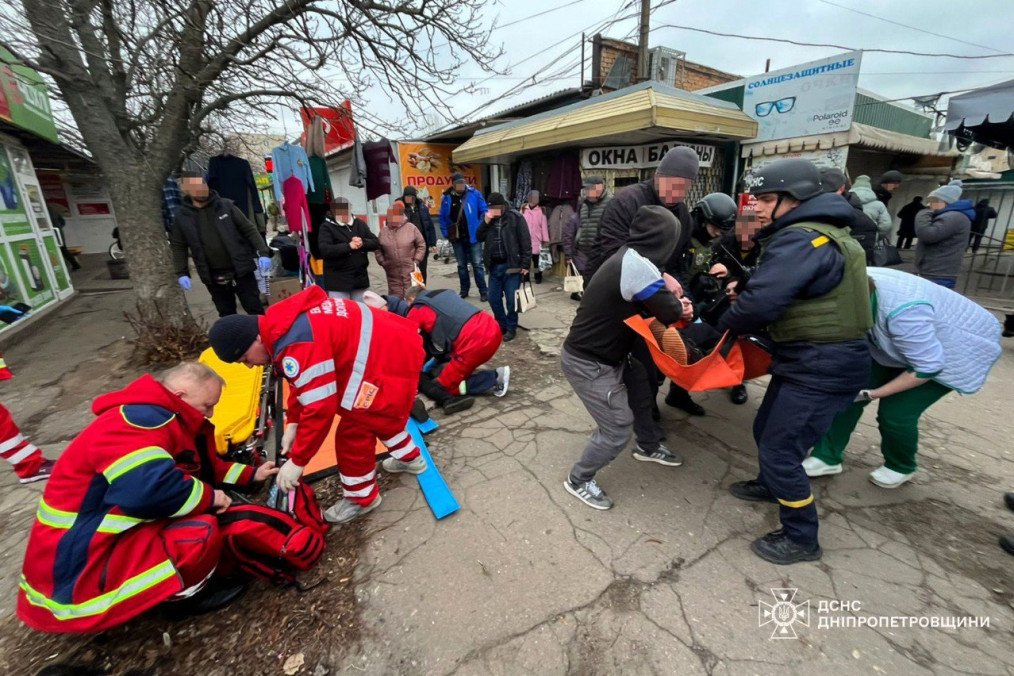 Eight Injured in Russian Assault on Central Market in Nikopol