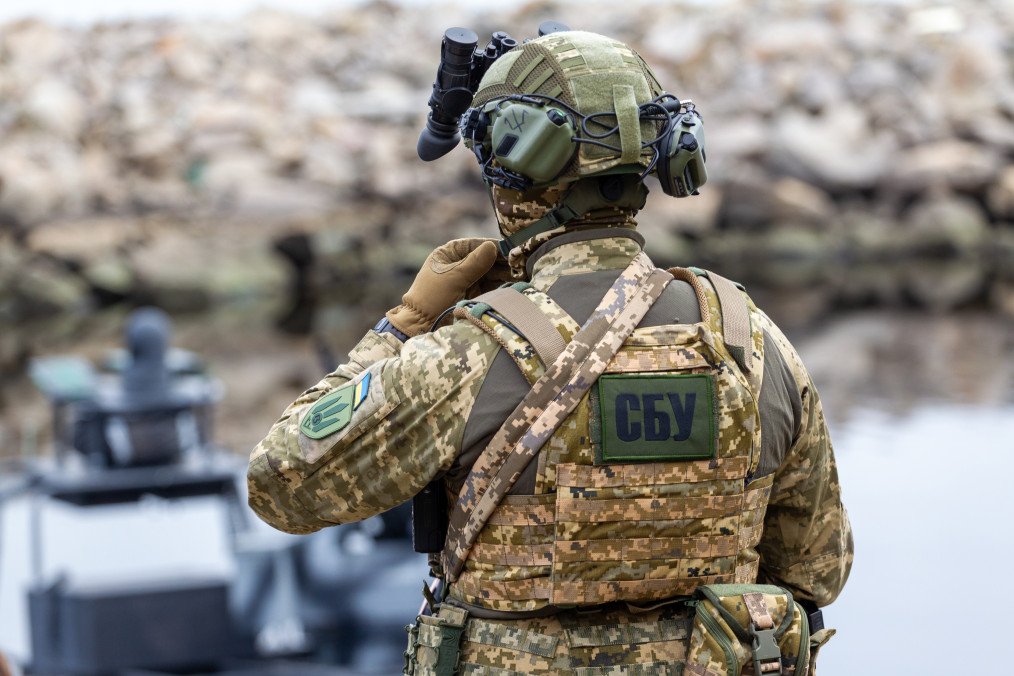 Russian Commander Accused of Torturing Ukrainian POWs, Branding Victim With “Z” An SSU officer participates in the presentation of the next-generation Sea Baby unmanned surface vehicle, developed by the Security Service of Ukraine, in Ukraine, on October 17, 2025. (Source: Getty Images)