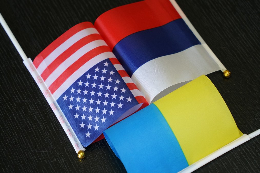 The flags of Russia, the United States and Ukraine, Shanghai, China on August 16, 2025. (Source: Getty Images)