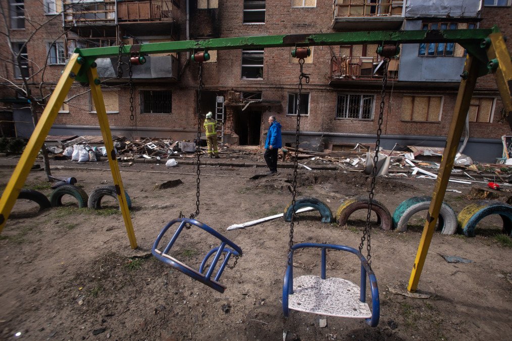 A Russian drone explosion damages a building and a children's playground. Illustative photo. (Source: Getty Images) A Russian drone explosion damages a building and a children's playground. Illustative photo.