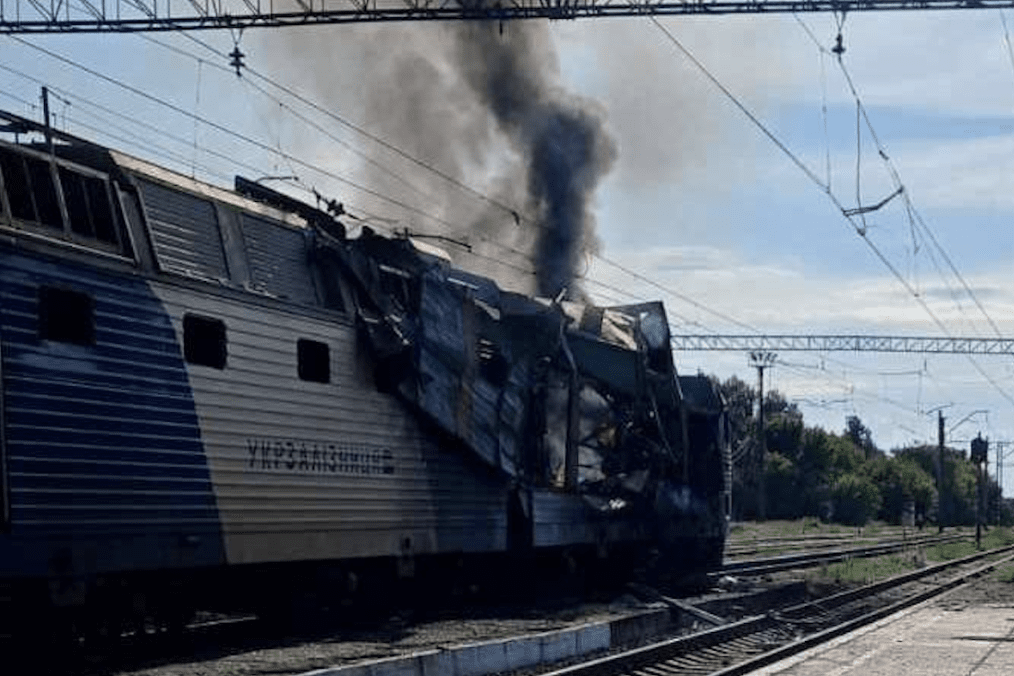 Smoke rises from a passenger train locomotive after it was struck by a Russian drone in Dnipropetrovsk region on July 24. (Source: Ukrzaliznytsia) Smoke rises from a passenger train locomotive after it was struck by a Russian drone in Dnipropetrovsk region on July 24. (Source: Ukrzaliznytsia)