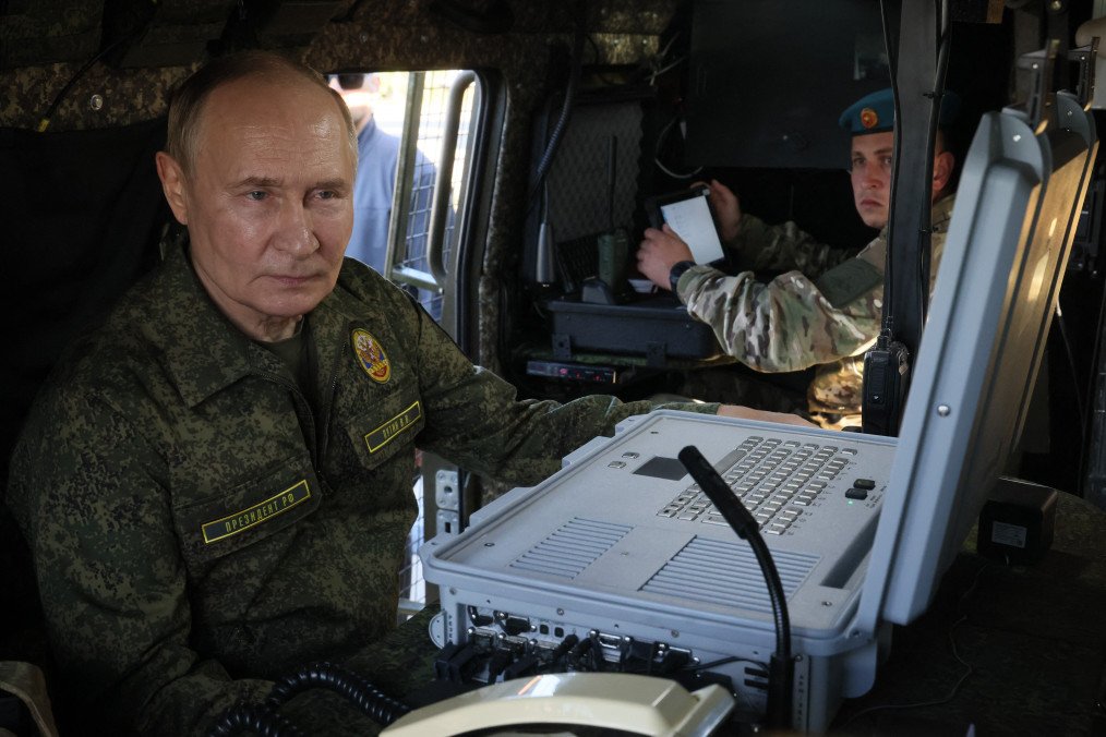 Russian leader Vladimir Putin inspecting the “Zapad-2025” (West-2025) joint Russian-Belarusian military drills at a training ground in the Nizhny Novgorod region on September 16, 2025. (Source: Getty Images)