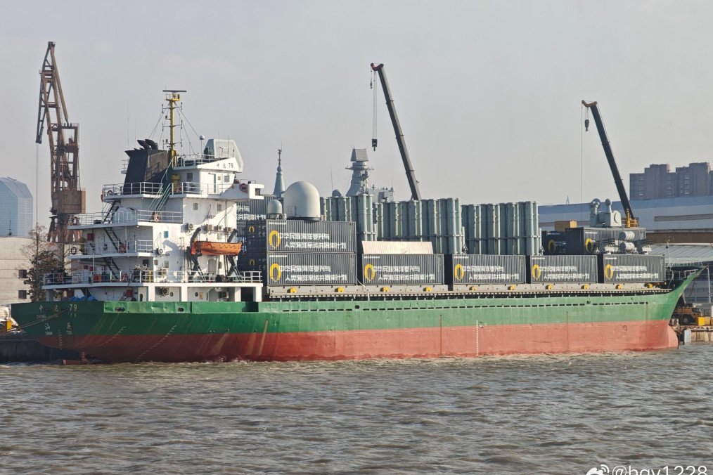Arsenal ship built on the civilian container vessel ZHONGDA 79, equipped with containerized missile launchers. (Source: Militarnyi) Arsenal ship built on the civilian container vessel ZHONGDA 79, equipped with containerized missile launchers. (Source: Militarnyi)