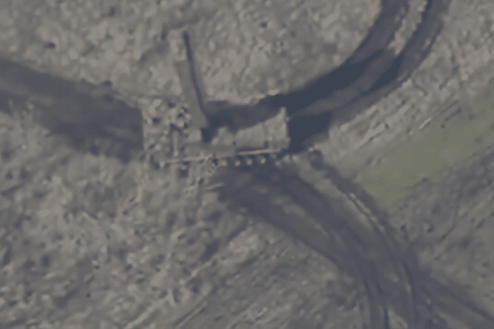 Russian Zoopark-1 radar station moments before Ukrainian drone strike, April 2026. (Source: Phoenix) Russian Zoopark-1 radar station moments before Ukrainian drone strike, April 2026. (Source: Phoenix)