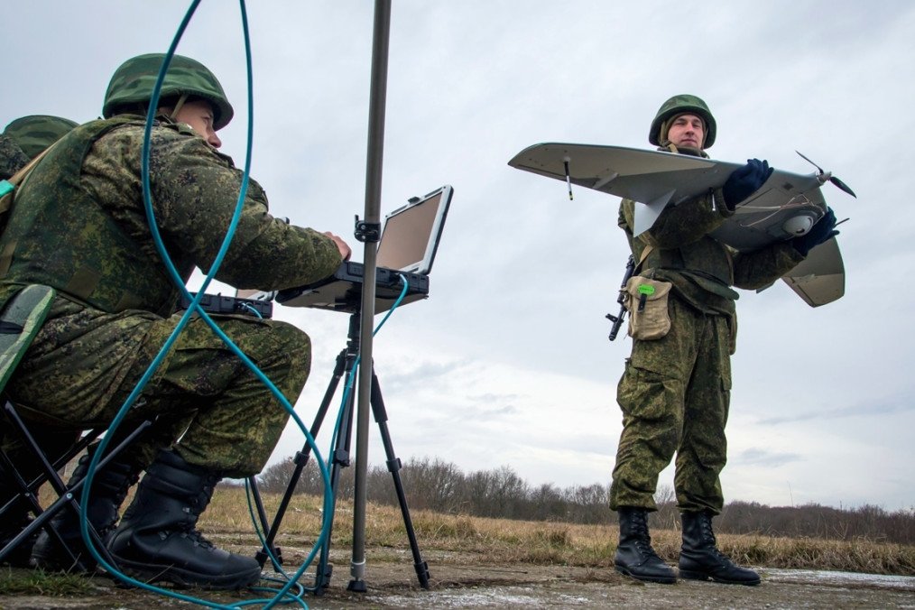 Russian operators prepare and operate a Supercam S350 reconnaissance drone during a field deployment. (Source: Russian Ministry of Defense)