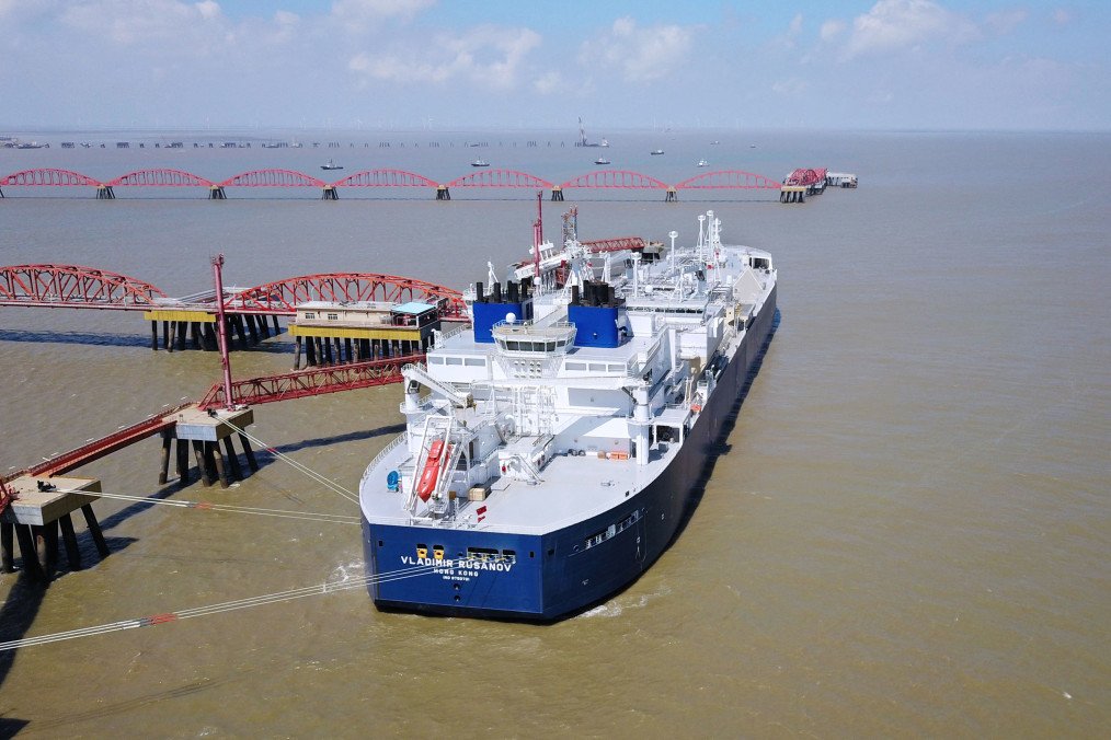 The Vladimir Rusanov, a liquefied natural gas tanker ship, is seen following its arrival at the LNG terminal in Nantong city, eastern China's Jiangsu province on July 19, 2018. Illustrative photo. (Source: Getty Images)