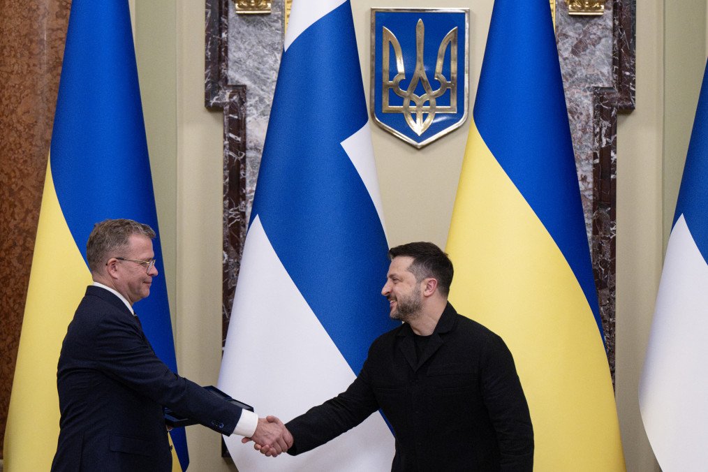 Ukraine's President Volodymyr Zelenskyy shakes hands with Finland's Prime Minister Petteri Orpo during their meeting in Kyiv on October 22, 2026. (Source: Getty Images) Ukraine's President Volodymyr Zelenskyy shakes hands with Finland's Prime Minister Petteri Orpo during their meeting in Kyiv on October 22, 2026. (Source: Getty Images)
