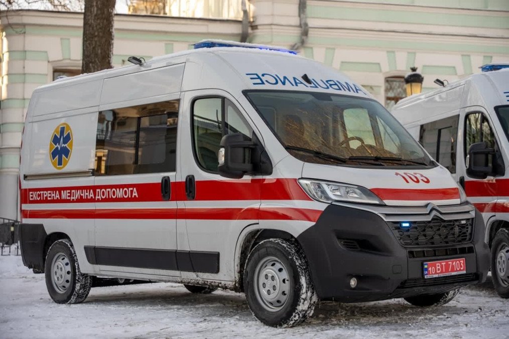 A CITROËN Jumper Type C ambulance donated to Ukraine by Kazakhstan-based BI Group, parked outside the Ministry of Health. (Source: MOH)