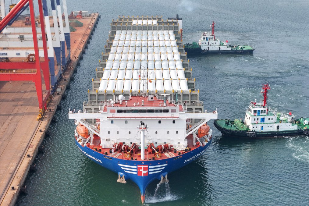 Russia Sends First Sanctioned LNG Shipment to China, Defying US Pressure