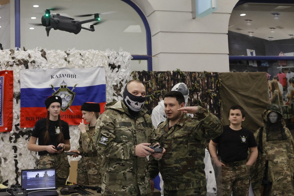 Shaman, the 19-year-old drone operator, flies a quadcopter drone during a demonstration event in Voronezh on January 24, 2026. Illustrative photo. (Source: Getty Images)