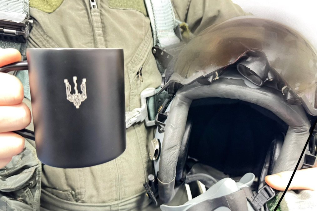 Ukrainian Air Force Highlights Advanced F-16 Pilot Helmet Technology