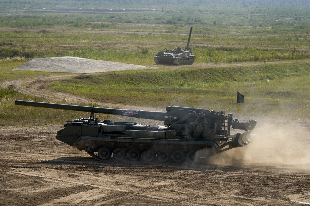 Russian 2S4 Tyulpan self-propelled mortar during the Army 2022 military forum at the Kubinka training ground near Moscow, Russia, August 17, 2022. (Source: Getty Images)
