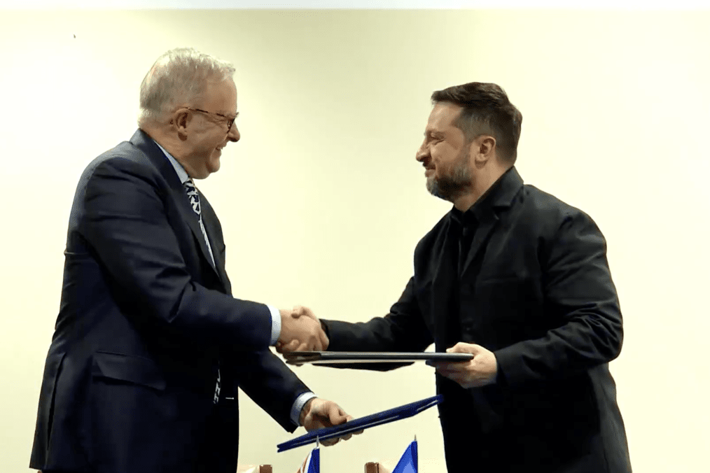 Australian Prime Minister Anthony Albanese and Ukrainian President Volodymyr Zelenskyy shake hands after signing a bilateral security agreement in New York. (Source: Volodymyr Zelenskyy) Australian Prime Minister Anthony Albanese and Ukrainian President Volodymyr Zelenskyy shake hands after signing a bilateral security agreement in New York. (Source: Volodymyr Zelenskyy)