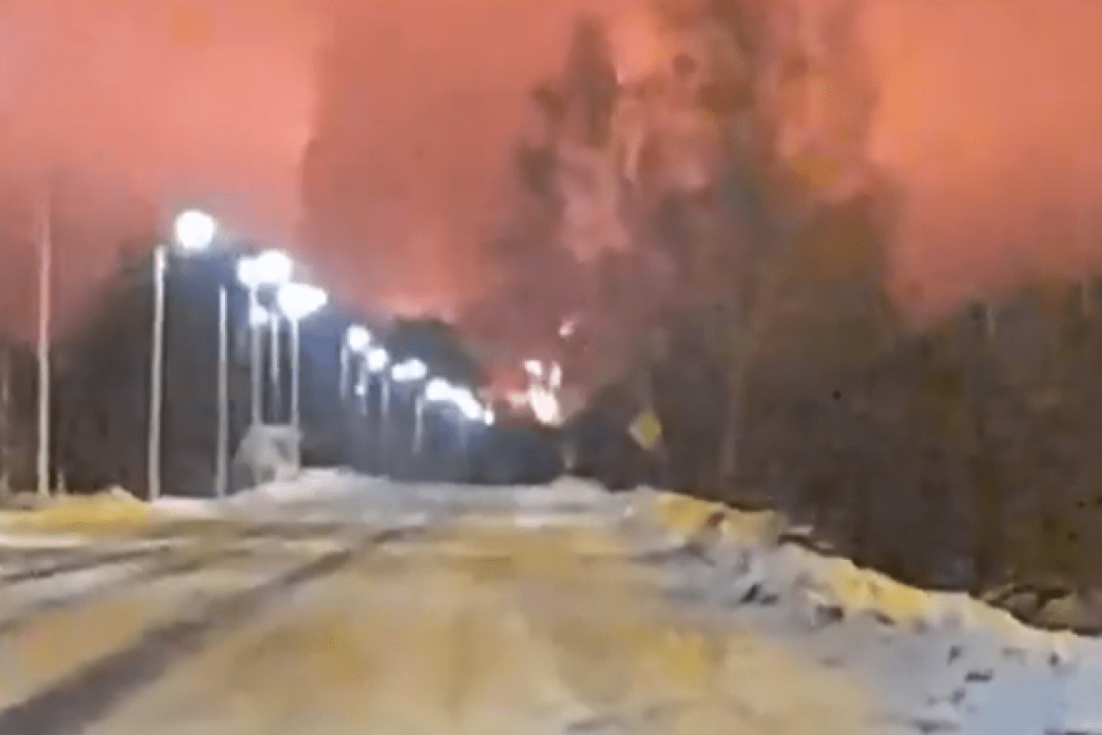 Flames after a drone strike hit a Russian oil storage facility in the Lipetsk region, January 6, 2025. (Source: Exilenova+) Flames after a drone strike hit a Russian oil storage facility in the Lipetsk region, January 6, 2025. (Source: Exilenova+)