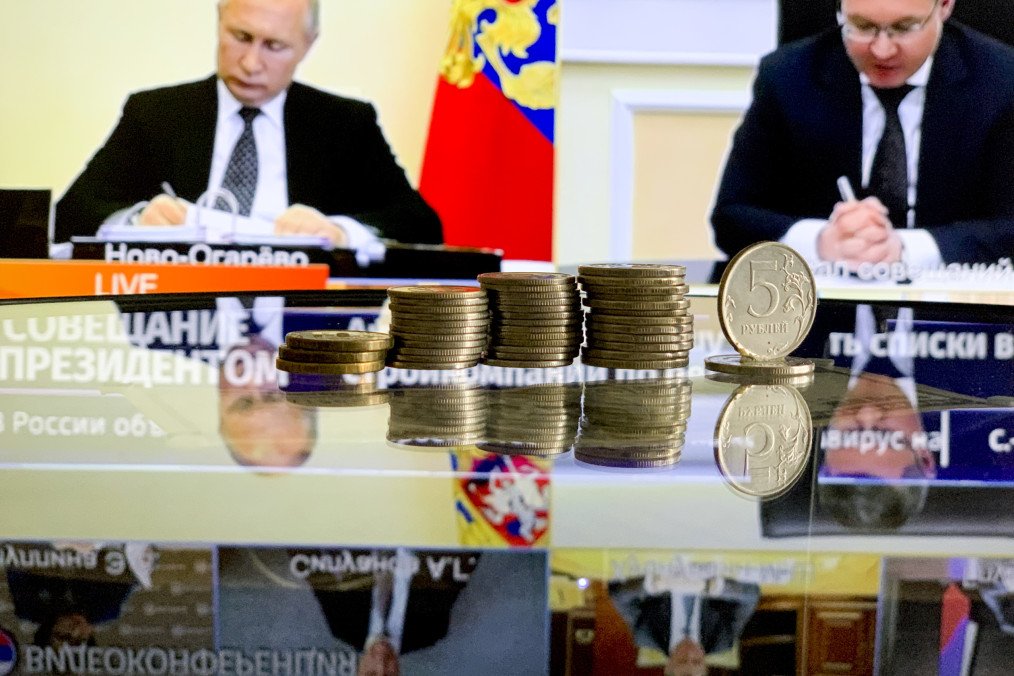 War Economy Takes Toll: Russia’s Factories Report Deepest Slump in Domestic Market Since 2022 War Economy Takes Toll: Russia’s Factories Report Deepest Slump in Domestic Market Since 2022