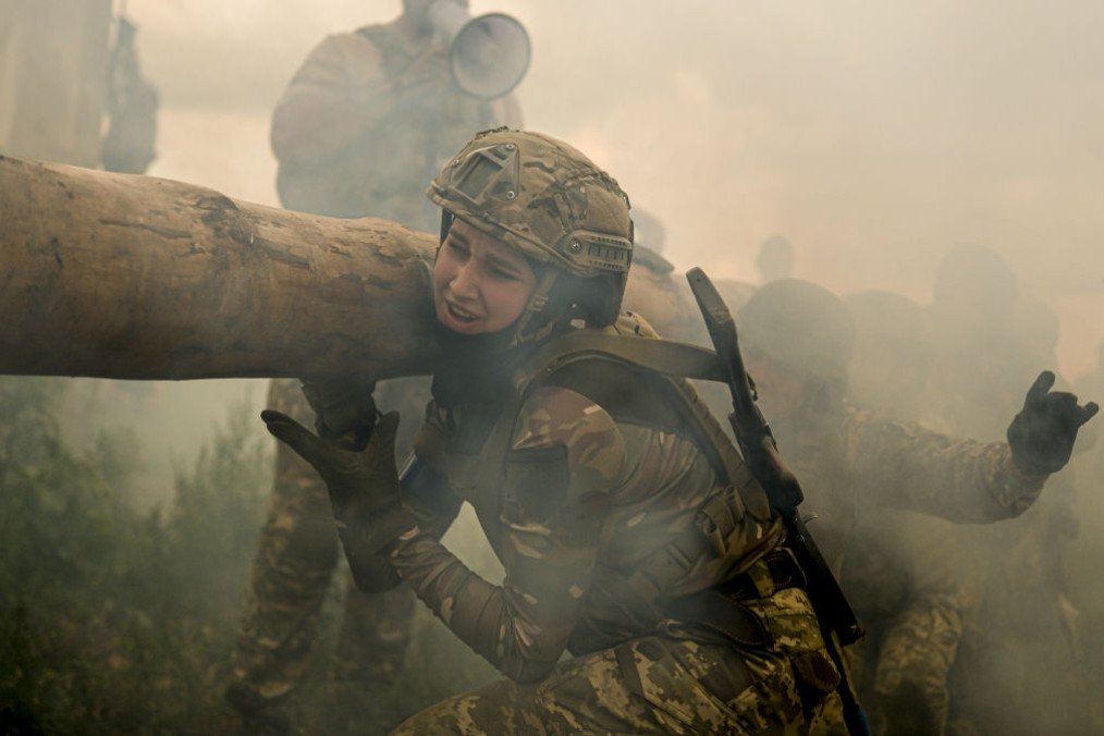 Up to 10,000 Ukrainian Women Serving in Combat Roles on the Frontline