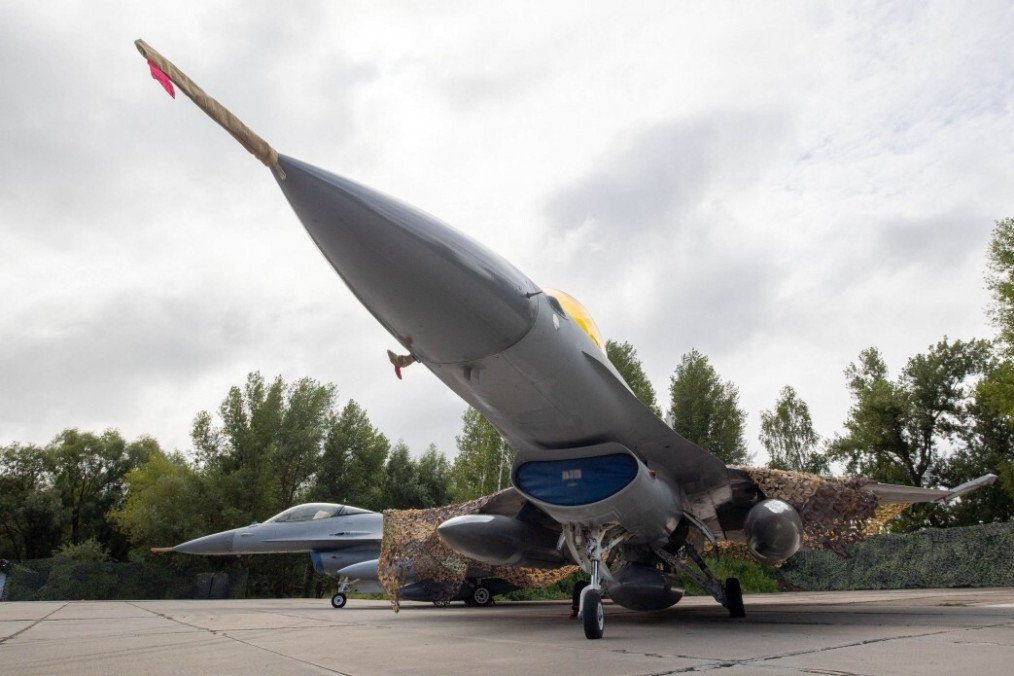 Security Service of Ukraine Uncovers Russian FSB Agents Preparing Strikes on F-16 Airfields