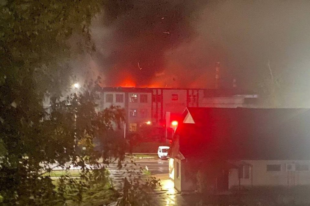 A fire at the “Elektrodetal” plant in Karachev, Bryansk region, September 29, 2025.