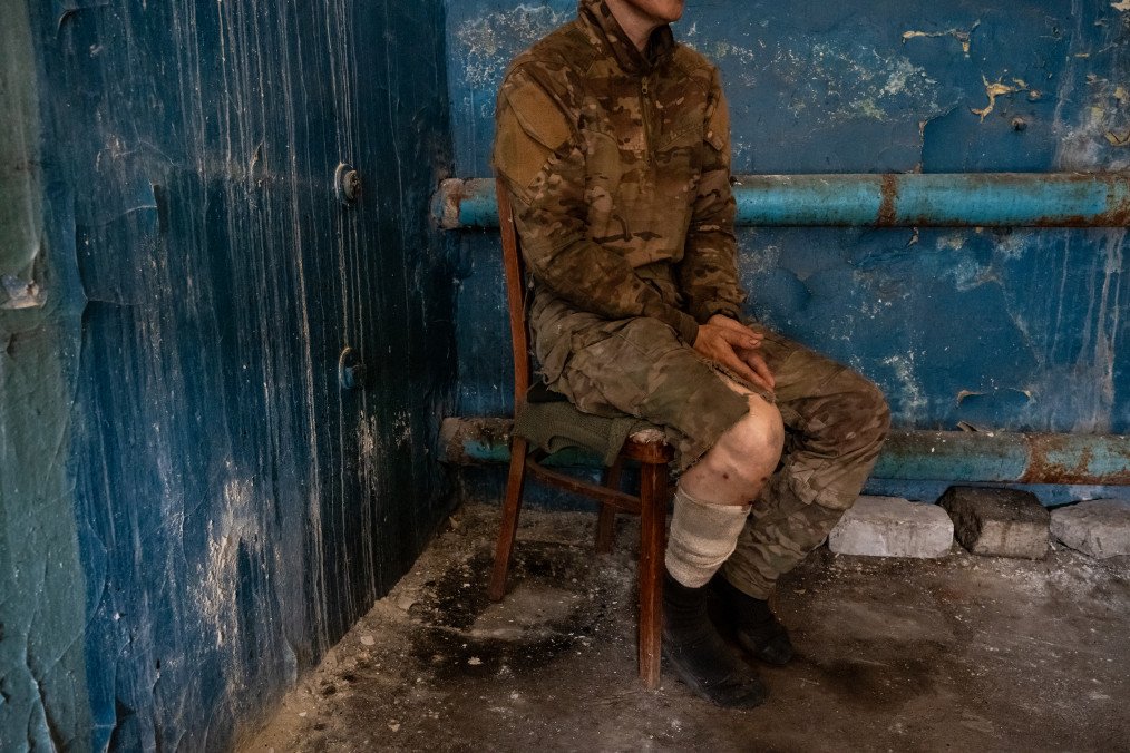 Wounded Russian Soldier Forced Into Combat Without Surgery After Being Held in Torture Camp