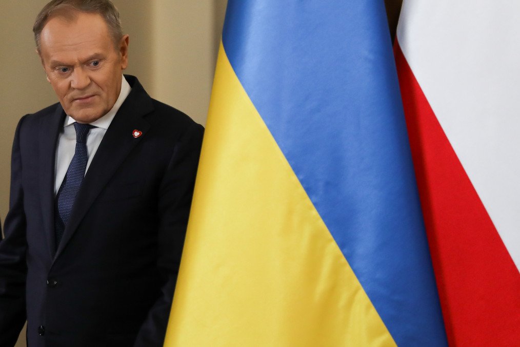 Tusk Says US May Back Ukraine With Security Guarantees That Include US Troops Tusk Says US May Back Ukraine With Security Guarantees That Include US Troops