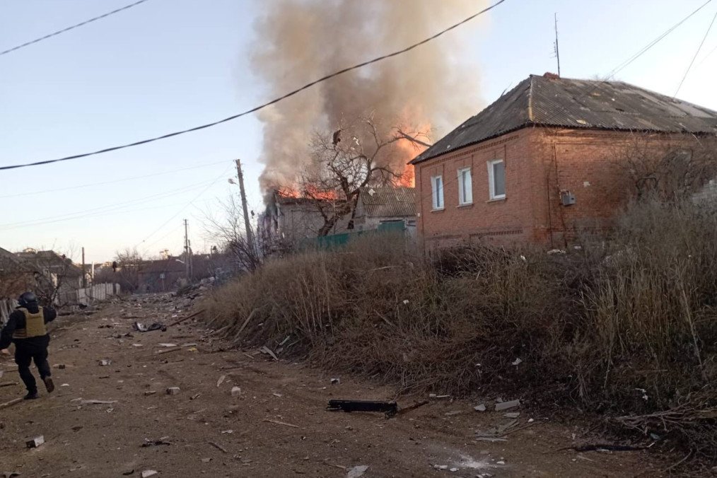 Russian Strikes Intensify in Kupiansk, Targeting Civilians and Law Enforcement