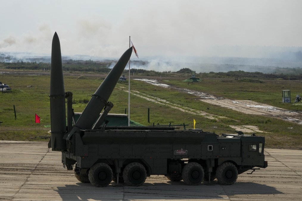 A Iskander-M missile launcher performs during the International Military-Technical Forum "Army 2022" at Kubinka military training ground in Moscow, Russia on August 17, 2022. Illustrative photo. (Source: Getty Images)