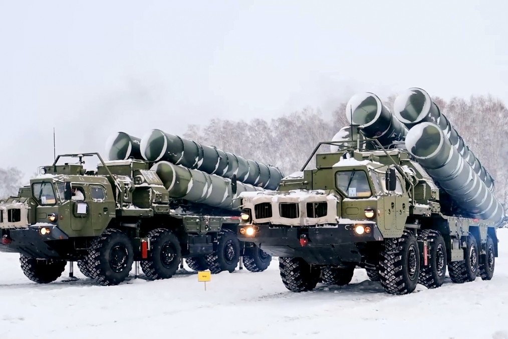 S-400 defense systems, sent by Russia, are seen at the Brestsky training ground ahead of the Allied Resolve 2022, joint military exercise near Brest, Belarus, on February 03, 2022. (Source: Getty Images)