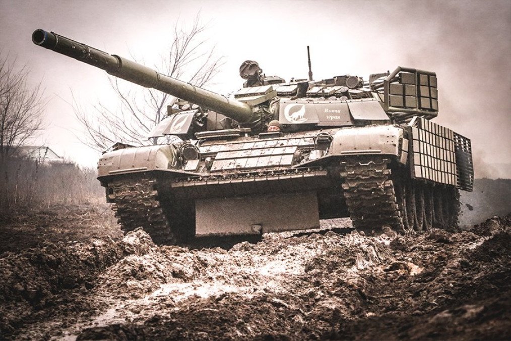 Ukrainian T-72 from the 14th “Chervona Kalyna” Brigade of the Azov Corps. (Source: National Guard of Ukraine) Ukrainian T-72 from the 14th “Chervona Kalyna” Brigade of the Azov Corps. (Source: National Guard of Ukraine)