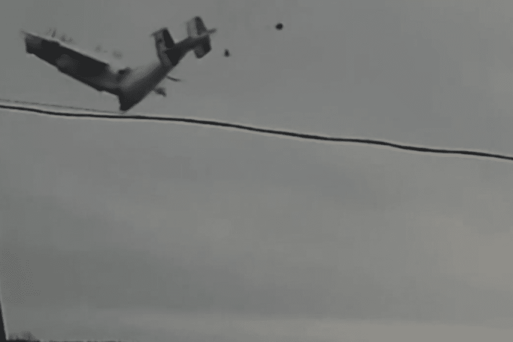 Russian An-22 military transport plane breaking apart mid-air, December 9, 2025, Ivanovo region, Russia. (Source: Supernova+) Russian An-22 military transport plane breaking apart mid-air, December 9, 2025, Ivanovo region, Russia. (Source: Supernova+)