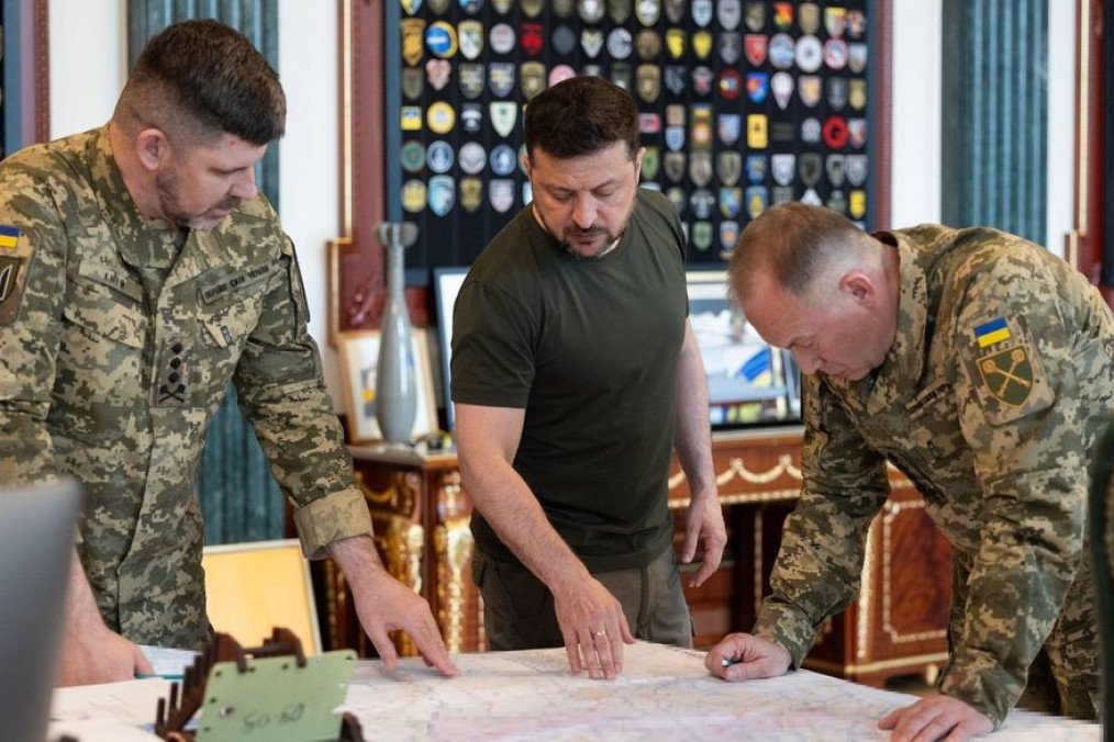 Russia Accelerates Military Draft Orders to Boost Troops by Tens of Thousands Commander of the Joint Forces of the Armed Forces of Ukraine Andriі Hnatov, Ukrainian President Volodymyr Zelenskyy and Commander-in-Chief of the Armed Forces of Ukraine Oleksandr Syrskyi.(Source: Telegram/President of Ukraine)