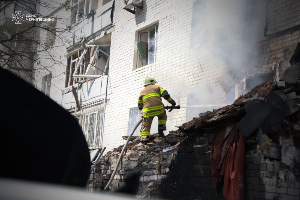 Firefighter at the site of a Russian drone attack on a civilian high-rise in Chernihiv, August 24, 2026. Firefighter at the site of a Russian drone attack on a civilian high-rise in Chernihiv, August 24, 2026.