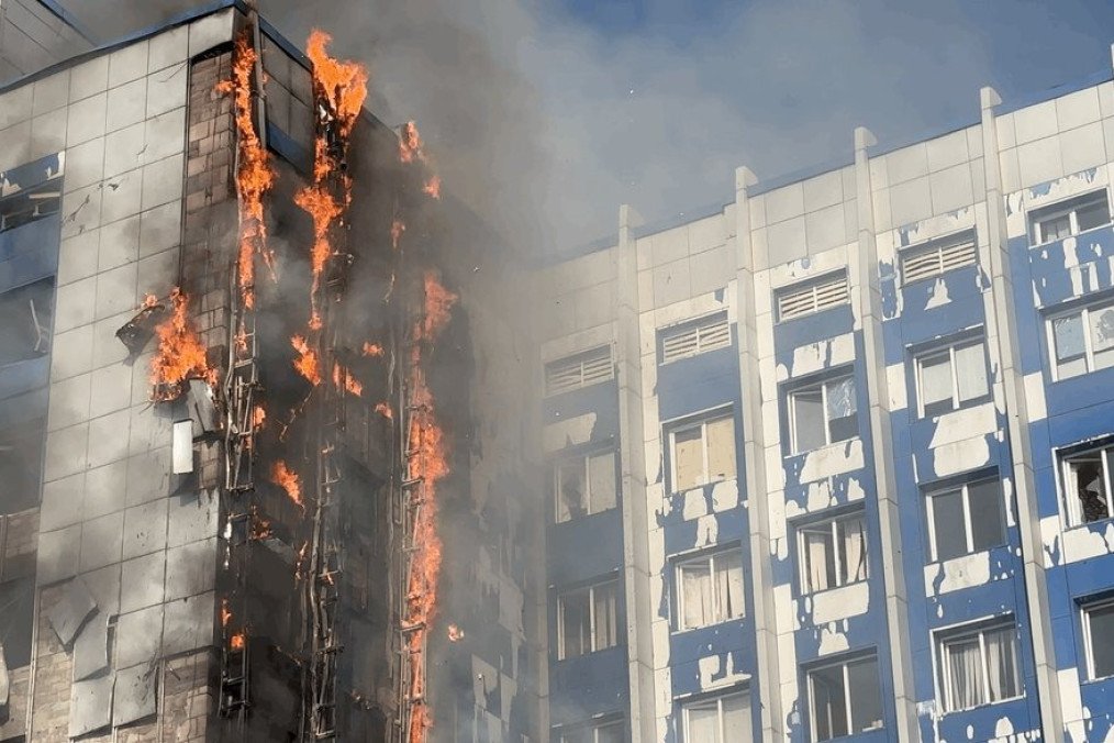 Russia Hits Central Odesa With Jet-Powered Drone, Administrative Building Damaged Fire at an administrative building in Odesa following an attack by a Russian jet-powered drone on September 18, 2026. (Photo: Suspilne Odesa)