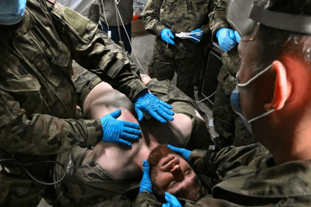 Training session for Polish civilian medics Brave Tiger. (Source: RMF24)