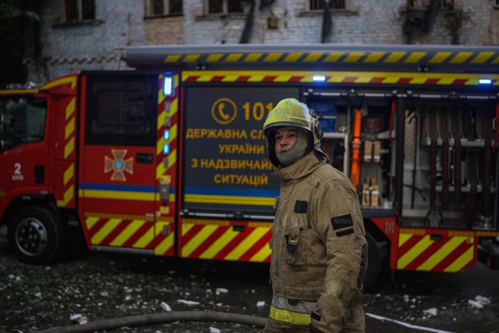 A Ukrainian emergency responder at the site of a Russian jet-powered drone strike on September 25, 2026. Illustrative image. A Ukrainian emergency responder at the site of a Russian jet-powered drone strike on September 25, 2026. Illustrative image.