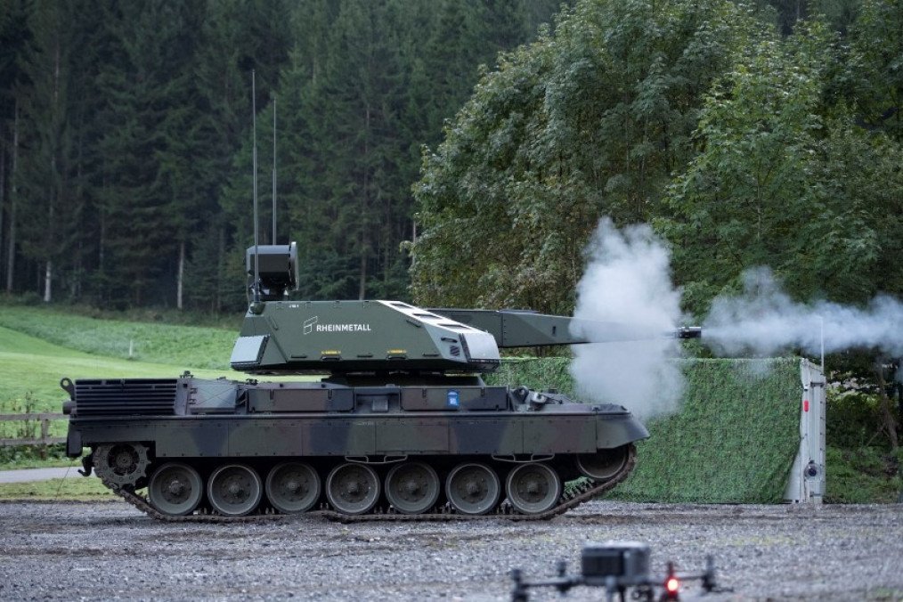 Rheinmetall Unveils New Frankenstein Leopard 1 Based Tank For Use in Ukraine