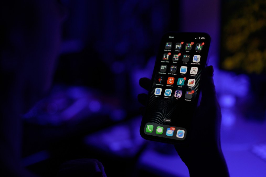 Russia Approves State Backed Messaging App As It Considers Blocking WhatsApp