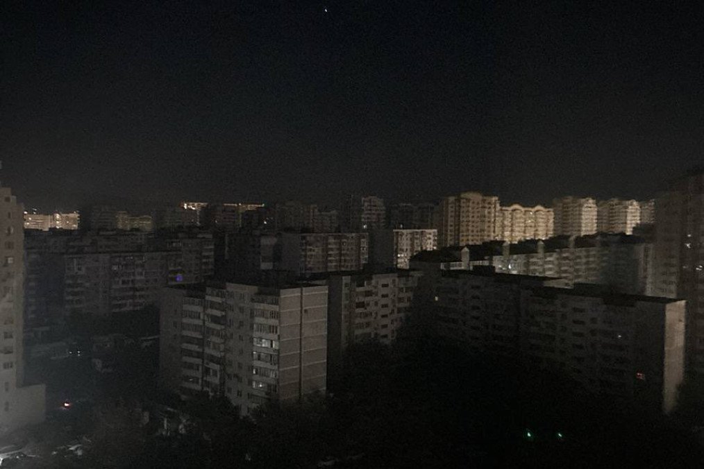 Residential buildings stand largely dark during a widespread power outage in temporarily occupied Crimea on October 24, 2026. (Source: Exilenova+) Residential buildings stand largely dark during a widespread power outage in temporarily occupied Crimea on October 24, 2026. (Source: Exilenova+)