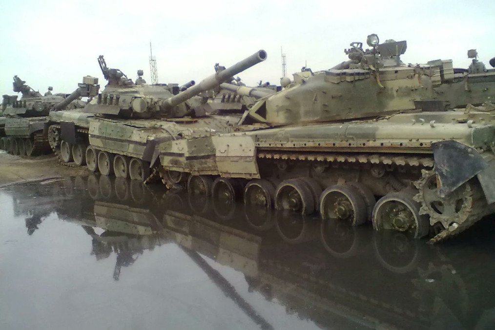 Russian tanks stored at a military vehicle reserve base, illustrating the condition of aging armored vehicles kept in long-term storage. (Source: Jompy) Russian tanks stored at a military vehicle reserve base, illustrating the condition of aging armored vehicles kept in long-term storage. (Source: Jompy)