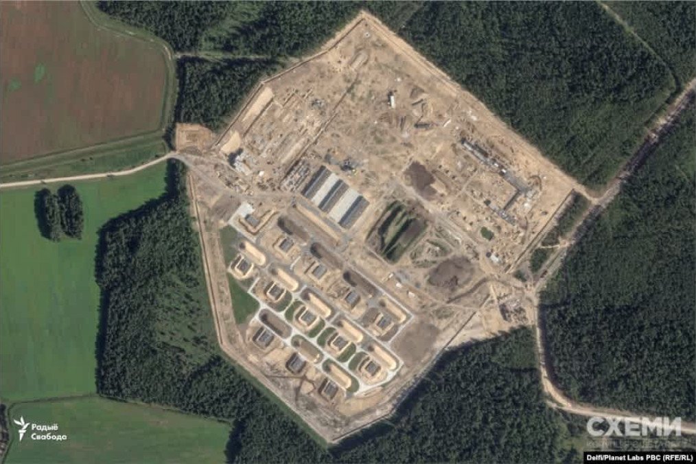 Satellite image of a military infrastructure site in Belarus included in the interactive map created by Schemes and Radio Svoboda’s Belarus Service using satellite imagery and open-source intelligence. (Source: Schemy / Radio Svoboda / Planet Labs PBC)