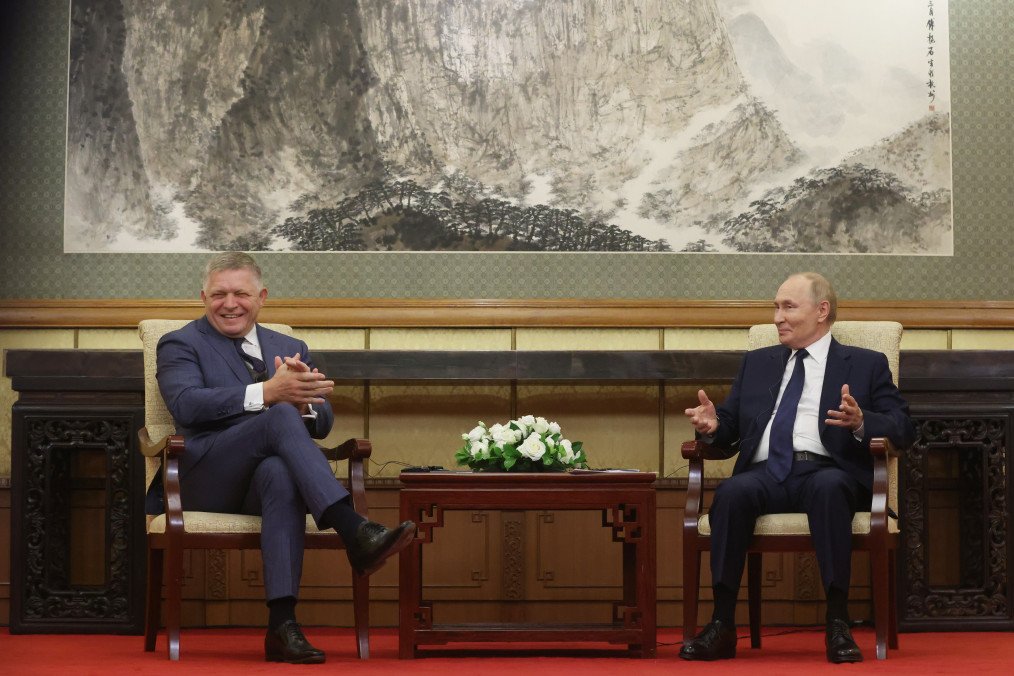 Russian leader Vladimir Putin (R) talks to Slovak Prime Minister Robert Fico (L) during their bilateral meeting, September 2 2025, in Beijing, China. (Source: Getty Images)