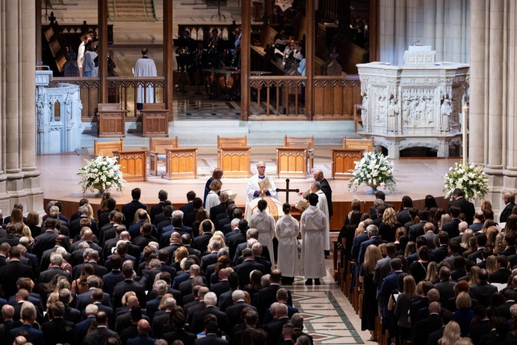 Clergy conduct the funeral service near the casket at Washington National Cathedral for the late Senator Lindsey Graham. (Source: Volodymyr Zelenskyy)
