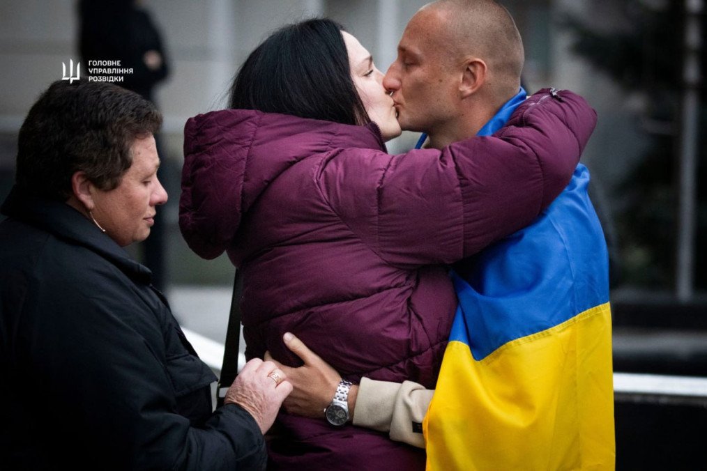 Ukrainian Sailors Return Home After 14-Month Captivity in Yemen