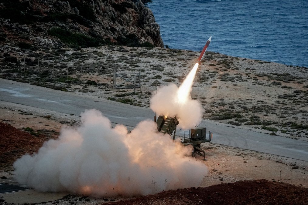 A Swedish Air Force Patriot anti-aircraft missile is launched from a launcher during the military exercise "Spartan Arrow 2026". (Source: Getty Images) A Swedish Air Force Patriot anti-aircraft missile is launched from a launcher during the military exercise "Spartan Arrow 2026". (Source: Getty Images)