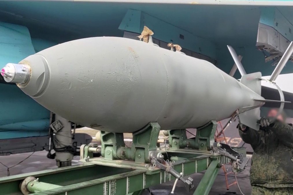 Russian Su-34 crews prepare for an airstrike on Ukrainian positions in the South Donetsk direction, March 29, 2024. (Source: Getty Images)